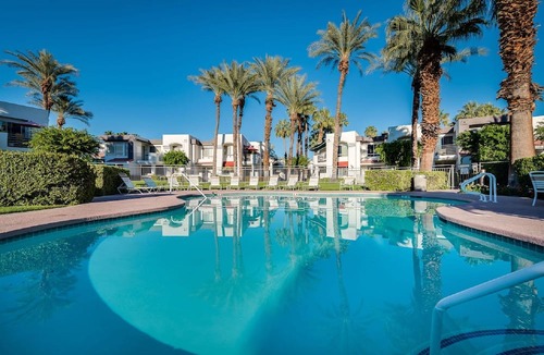 Palm Springs Condo | La Palme Stylish Condo. Walk from the Airport.