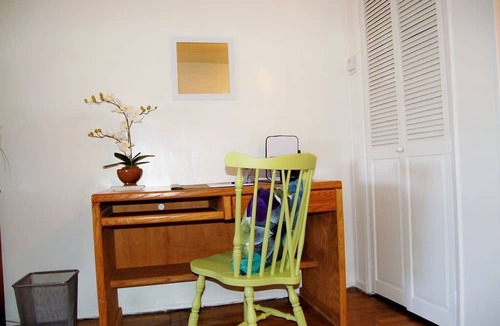 Valley Glen Apartment | Fab Furnished Condo At Best Price
