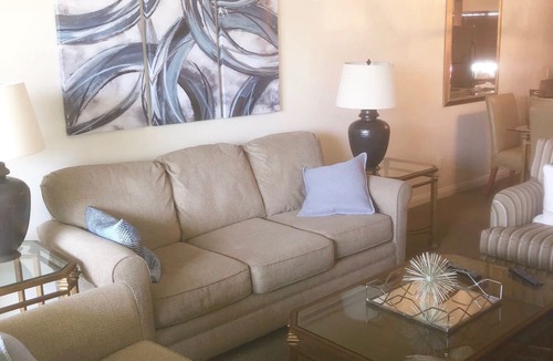 Palm Desert Condo | Condo Oasis at Desert Breezes Resort near Indian Wells Tennis Center