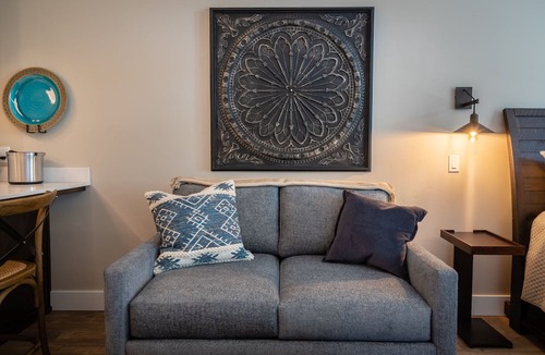 Paso Robles Condo | Paso Park Suite 203-Downtown Paso Robles Park-Side Suite with Balcony!