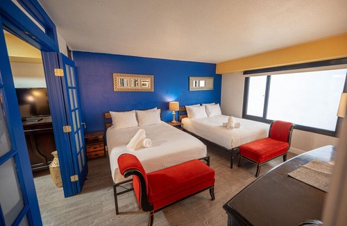 Las Vegas Strip Condo | Stay Together Suites - Cozy Condominium, Sleeps 8, Center Strip - Jockey Club
