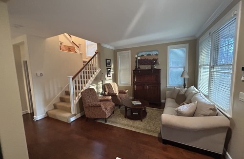 Yountville House | Beautiful 3-bedroom house in Yountville two blocks from Downtown