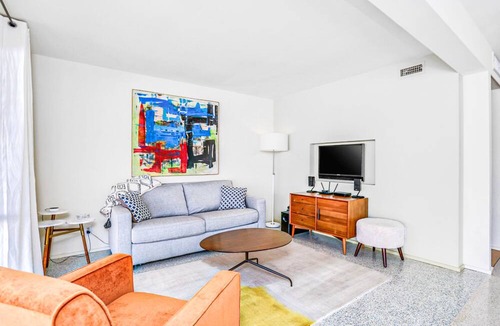 Araby Commons Condo | Charming & bright mid-century condo with shared pool - Free WiFi