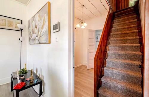Rialto House | Guest Favorite Spacious Home w/huge Yard, Sleeps 15, Near Dining & Attractions