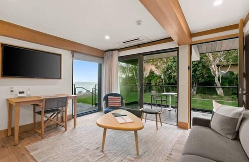 Eastern Malibu Apartment | SA Beach by Stay Awhile Villas