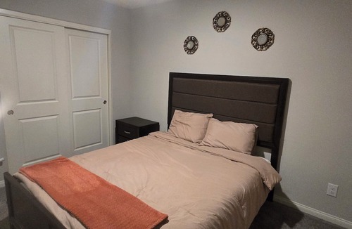 Pittmann House | Fabulous 4-bedroom house with AC in Henderson