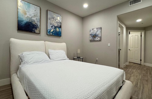 Beverly Hills Apartment | Modern 2BD Next to The Grove