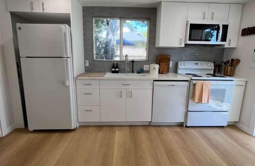 San Marin House | Charming 1BR w/Hot Tub & Fire Pit in Novato