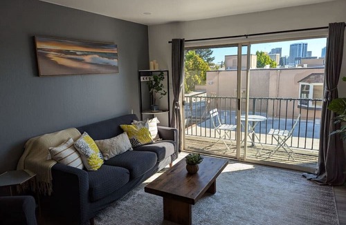 Oakland Ave - Harrison St Apartment | Sunny Condo with Bay Views, Pool + Secure Parking