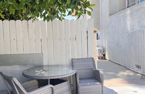 Walnut Apartment | Studio Living/Near Airport/Quiet Neighborhood