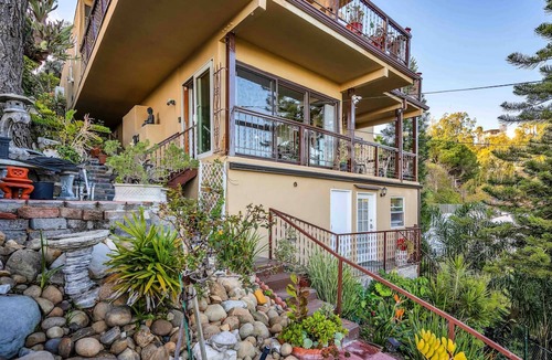 Hollywoodland Apartment | Bucket List Stay Secret Stairs Apt Hollywood Hills