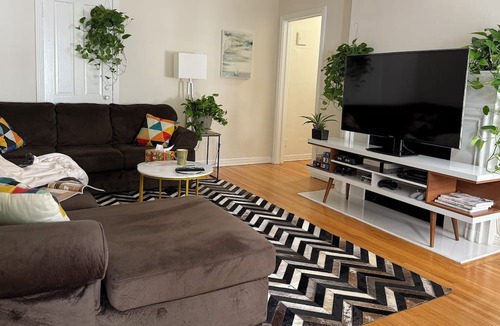 Beverly Hills Apartment | 148 5-Star Reviews - Walk to Rodeo Dr - 1100 sqft Apartment