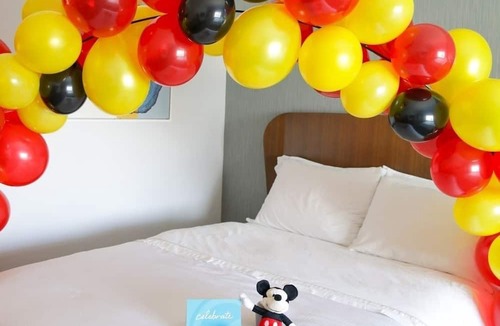 Anaheim Resort Hotel | Walk to Disney - Stylish Suites with Pool, Free Wi-Fi and Breakfast
