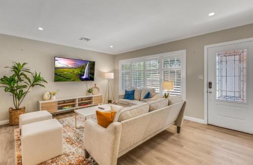 Monrovia House | Modern Monrovia Retreat By Old Town & City of Hope