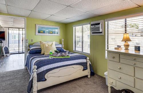 Lake Havasu City House | Lake Havasu Home w/Resort Perks, Walk to Lake