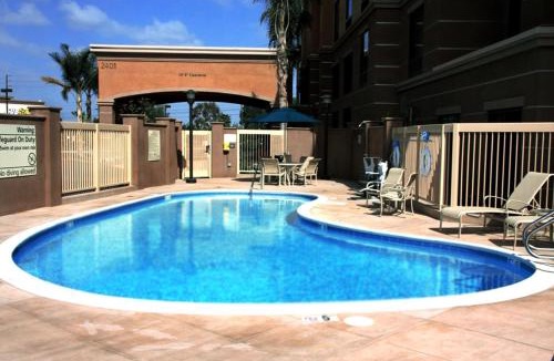 Seal Beach Hotel | Hampton Inn & Suites Seal Beach