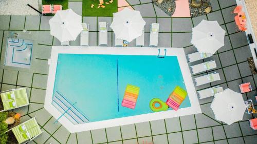 Tahquitz River Estates Hotel | The Wesley by AvantStay