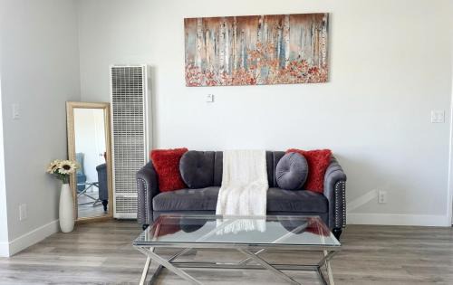 Hollywood Apartment | Hollywood Oasis with Resort Style Pool, Free Parking, Steps to Walk of Fame