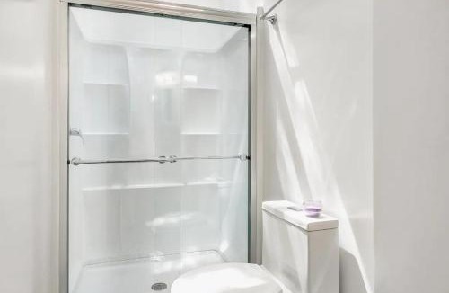 Santa Barbara House | Coastal Guest Suite | King Bed, Steps to Town