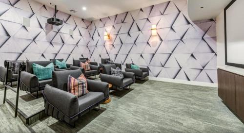 Warner Center Apartment | Woodland Hills Luxe Retreat 2BR with Parking