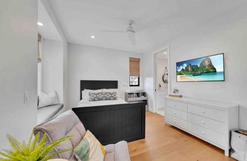 Huntington Beach House | Coastal Paradise . Steps to the beach . Pool . Hot Tub