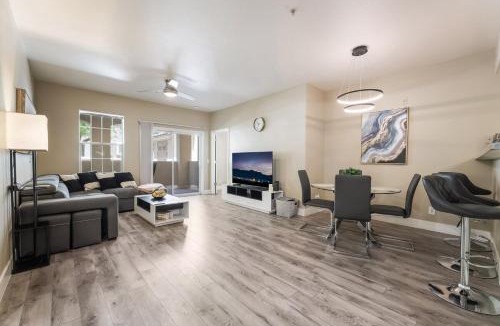 Rhodes Ranch Apartment | 2 BR Vegas Oasis Pool Parking Near Strip