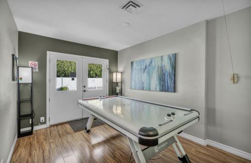 Rancho Oakey House | LV Amazing Single Story - Private Pool Games BBQ