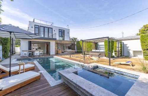 West Los Angeles House | 4BR Modern Oasis with Heated Pool Near SoFi Metro