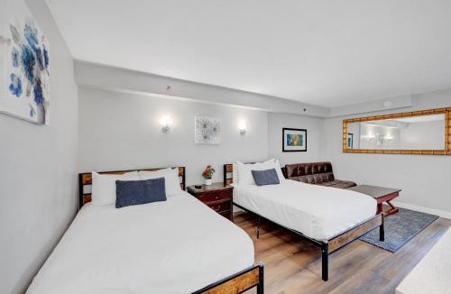 Las Vegas Strip Apartment | Stay Together Suites - Condominium Sleeps 9 With Strip View - NO RESORT FEES