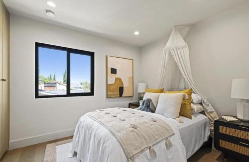 Studio City Apartment | The Dona Modern