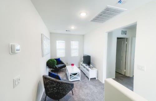 Victorville House | Route 66 Desert Retreat 3 Bedroom Home With Garden