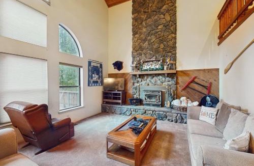 Sierra Cedars House | Bearfoot Getaway