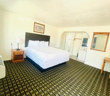 Cherryland Hotel | Deluxe Inn