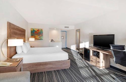 Simi Valley Hotel | Best Western Posada Royale Hotel & Suites