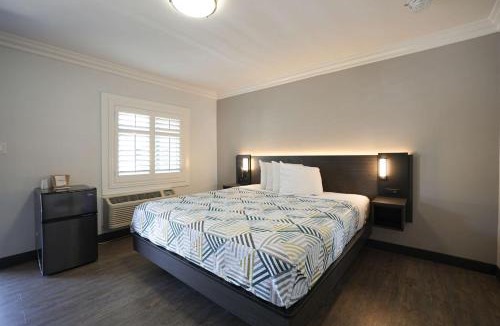 Tustin Hotel | Motel 6, Tustin, Orange County-CA