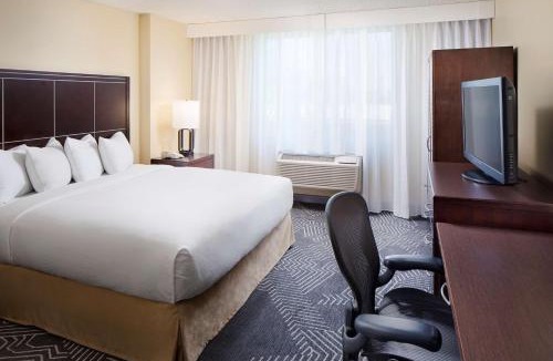 Commerce Hotel | DoubleTree by Hilton Los Angeles/Commerce