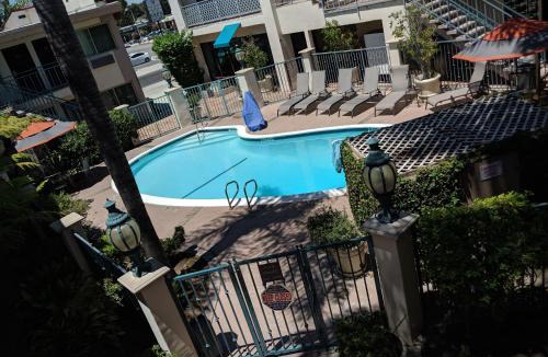 Tarzana Hotel | Tarzana Inn