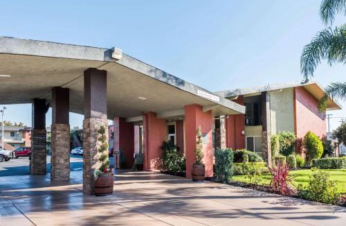 Lodi Hotel | Days Inn & Suites by Wyndham Lodi