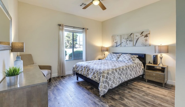 Updated Las Vegas House: Patio & Solar Heated Pool