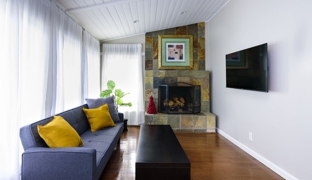 Entire house with sunroom back yard and front yard in Mountain View