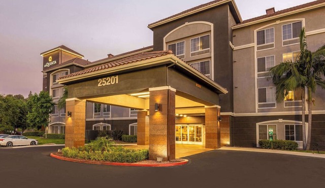 La Quinta Inn & Suites by Wyndham Santa Clarita - Valencia