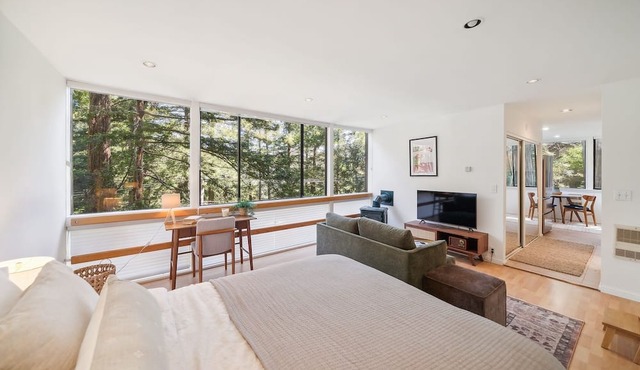Mill Valley Treehouse Apt 1 Bedroom Apts by RedAwning