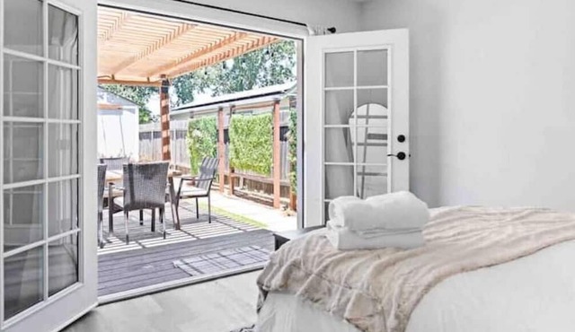 Cozy Home Minutes to Wineries + Fire Pit & Games