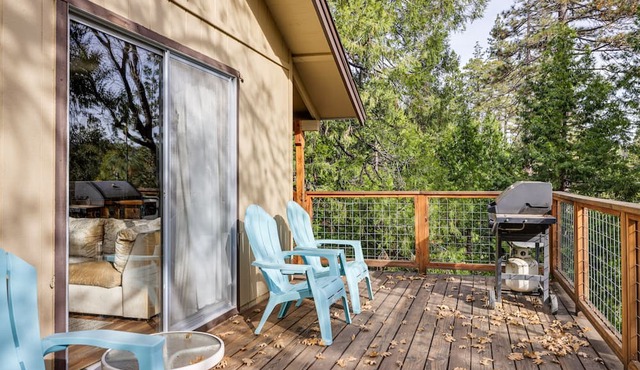 Mi-Wuk Village Vacation Rental w/ Forest Views!