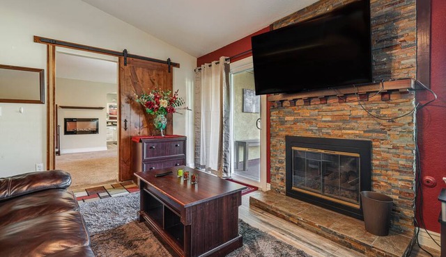 Ceres Home w/ Private Hot Tub, Fire Pit & Grill!