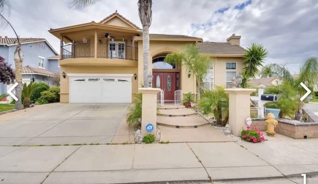Spacious 7 bdrm home in Atwater. Sleeps 15! near UC Merced-