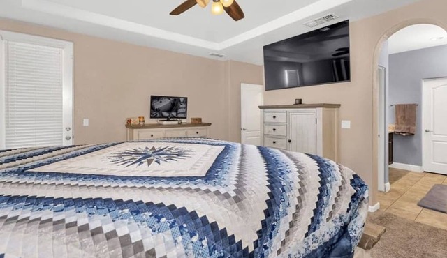 “Family Friendly ~ Pet Friendly ~ GYM ~ Safe Location”