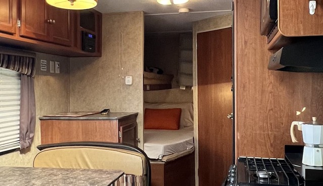 Cozy rv near everything !