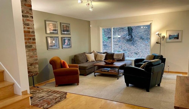 Beautiful, Secluded Orinda Home for rent.