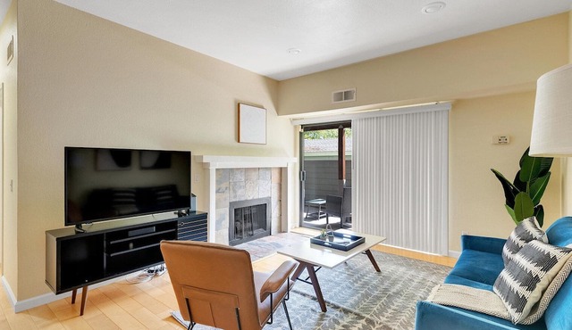 Divine Fremont 2BR w/ Pool, BBQ & W/D, nr Restaurants, by Blueground